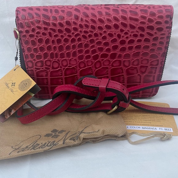 Patricia Nash Pertina Frame Pouch Crossbody Magenta Red Croco - Picture 2 of 9